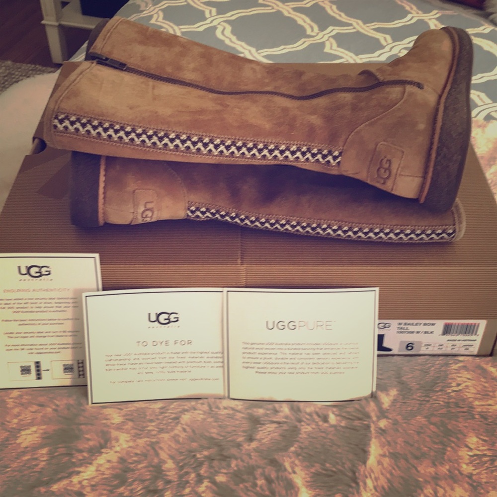 UGG tan size 6.5 boot with beautiful stitching.